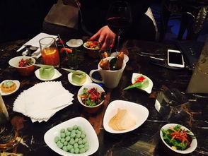 晚餐蓝调,品味夜幕下的音乐与美食交融